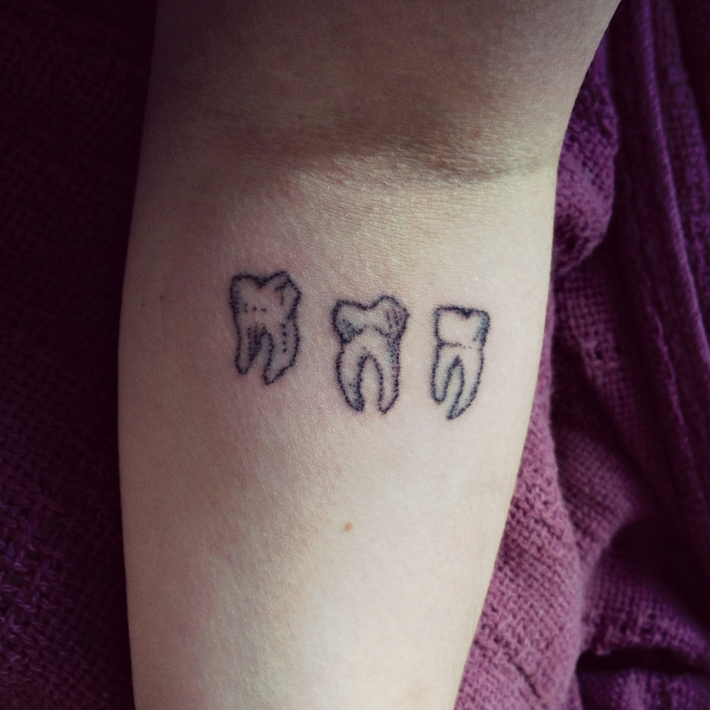 Teeth tattoos